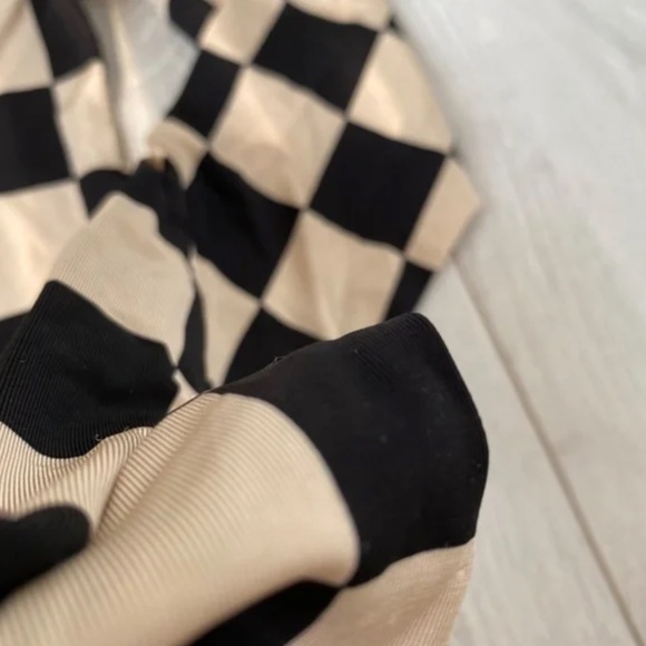 Checkered turtleneck long-sleeved knit top - Picture 8 of 11